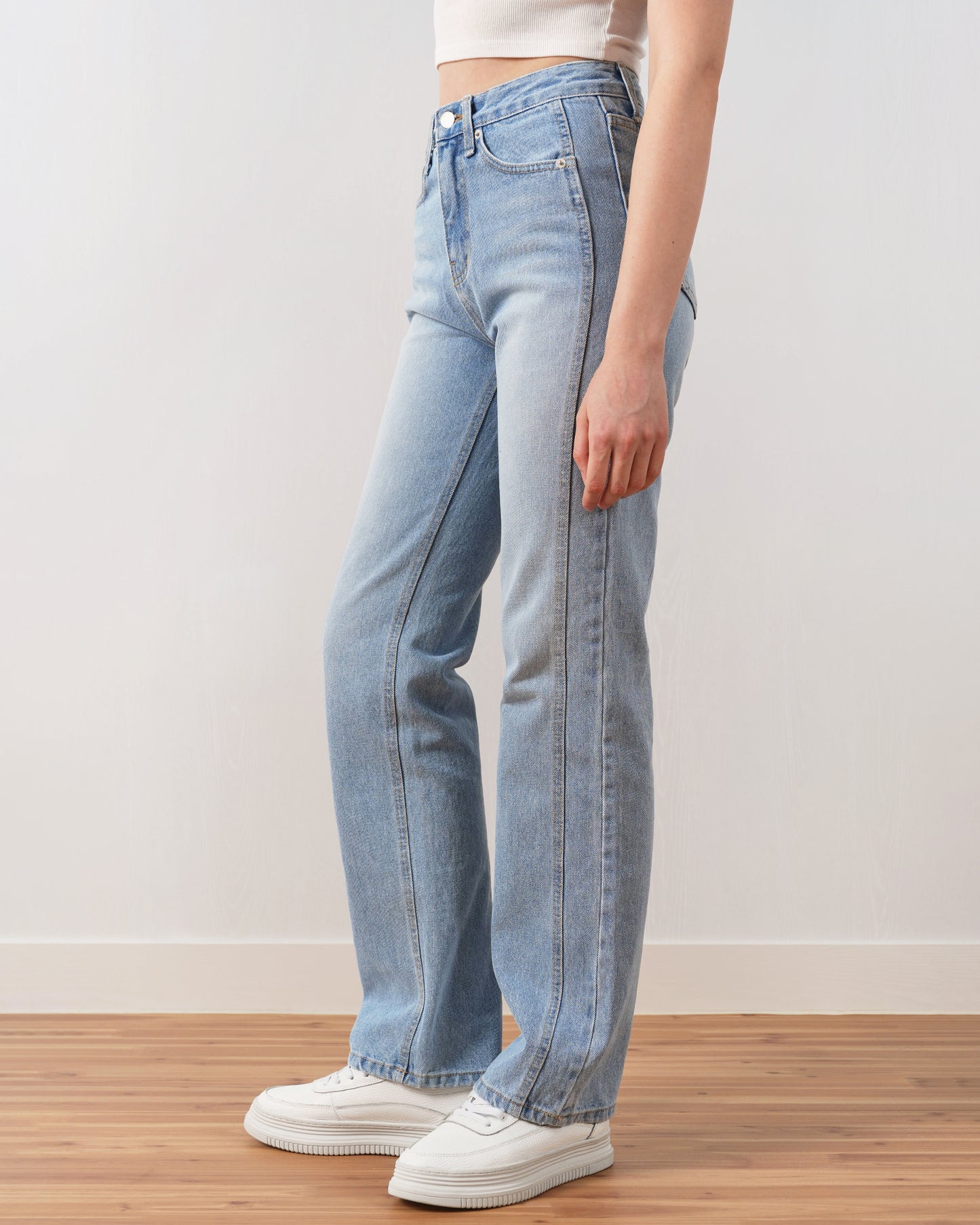 FM2050 Ellen Straight Denim Jeans – Sleek Blue Straight-Leg Jeans