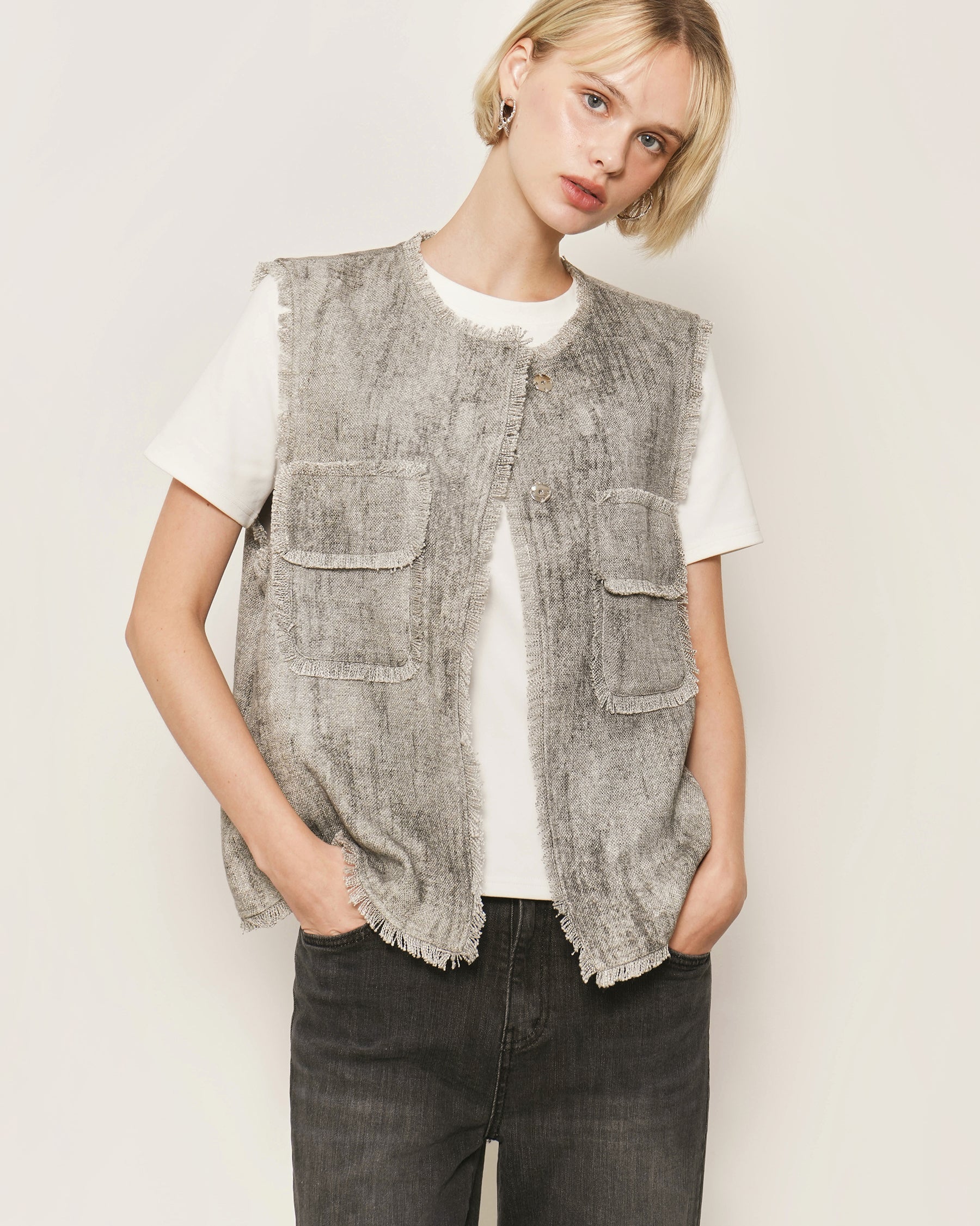 ジャケット・アウター theredthread S flip fur vest THEREDTHREAD / ザレッドスレッド】S flip fur vest