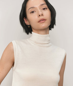 Selene Sleeveless Turtleneck