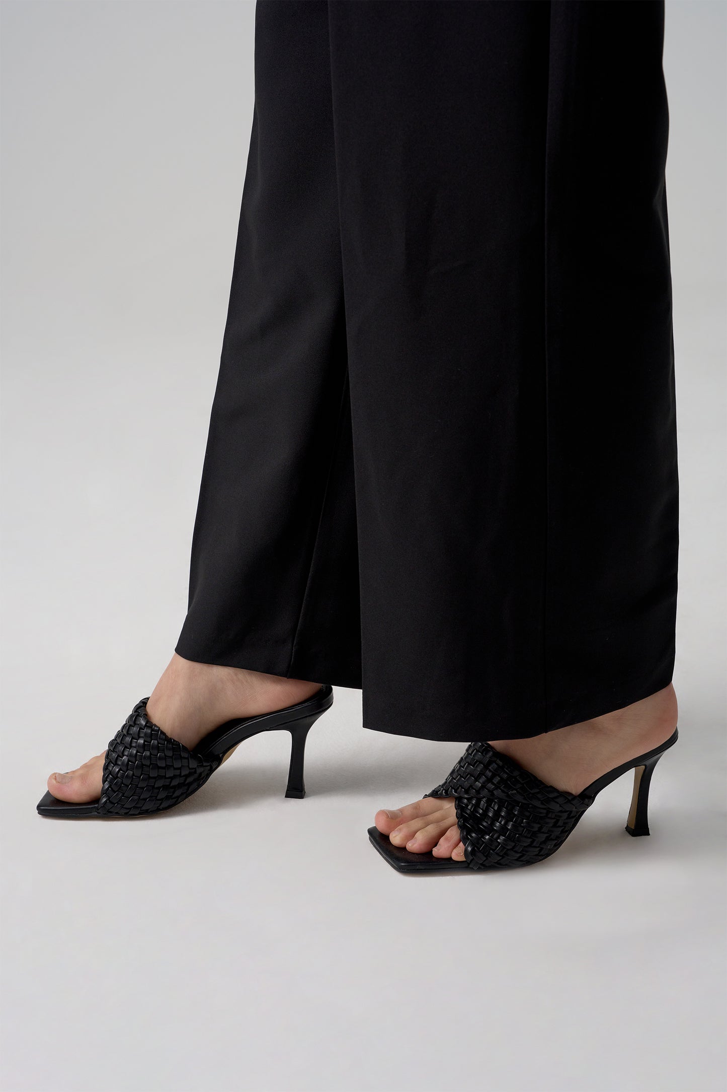 robi-sandal-heel-black